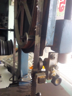 เลื่อยสายพาน WOOD CUTTING BAND SAW ยี่ห้อ WOOD MACขนาดสูงจากพื้นประมาณ 180 CM.