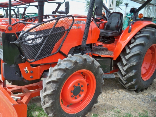 ขายรถแทรคเตอร์ M7040 พร้อมใบมีดดันดิน สวยๆ