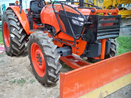 ขายรถแทรคเตอร์ M7040 พร้อมใบมีดดันดิน สวยๆ