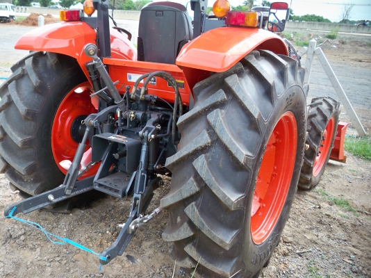 ขายรถแทรคเตอร์ M7040 พร้อมใบมีดดันดิน สวยๆ