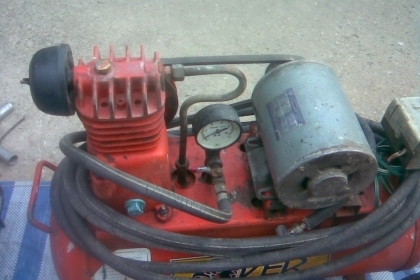 ปั้มลมสภาพเดิมๆครับพร้อมสายครับราคานี้คุ้มครับใช้ยาวครับพร้อมใช้งานครับ