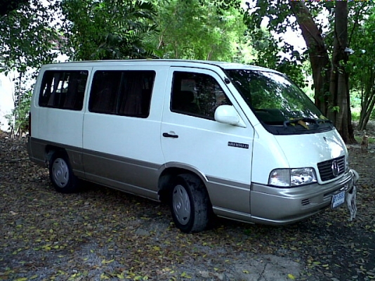 รถตู้เบนซ์ ปี 2001 เครื่อง 2900 ดีเซล สีขาว พร้อมใช้งานค่ะ