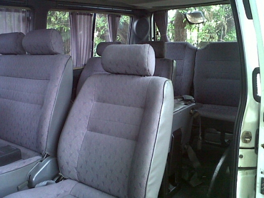 รถตู้เบนซ์ ปี 2001 เครื่อง 2900 ดีเซล สีขาว พร้อมใช้งานค่ะ