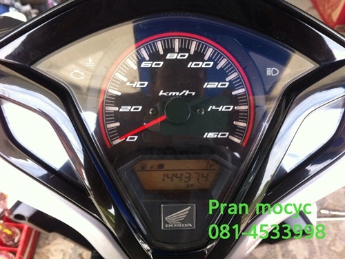 ขายhonda click สีขาวเทา ปี2555