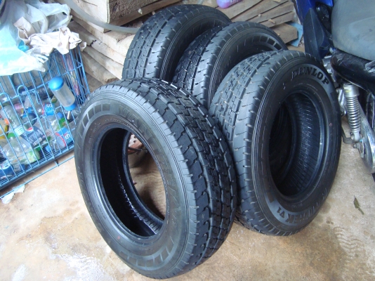 ขายยาง Dunlop VANTREK v1  215 70 R15 ปี4112 ราคา 7500 บาท