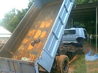 Isuzu NPR120 ดั้มสามมิตรห้างแท้ปี 38 F หน้า หลัง แอร์เย็น Isuzu NPR120 ดั้มสามมิตรห้างแท้ปี 38 F หน้า หลัง แอร์เย็น