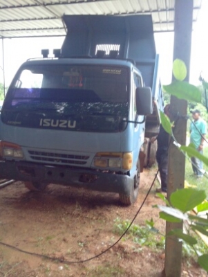 Isuzu NPR120 ดั้มสามมิตรห้างแท้ปี 38 F หน้า หลัง แอร์เย็น Isuzu NPR120 ดั้มสามมิตรห้างแท้ปี 38 F หน้า หลัง แอร์เย็น