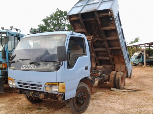 Isuzu NPR120 ดั้มสามมิตรห้างแท้ปี 38 F หน้า หลัง แอร์เย็น Isuzu NPR120 ดั้มสามมิตรห้างแท้ปี 38 F หน้า หลัง แอร์เย็น
