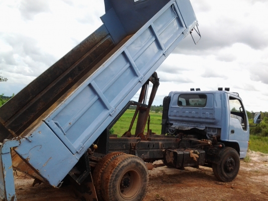 Isuzu NPR120 ดั้มสามมิตรห้างแท้ปี 38 F หน้า หลัง แอร์เย็น Isuzu NPR120 ดั้มสามมิตรห้างแท้ปี 38 F หน้า หลัง แอร์เย็น