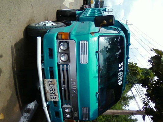 Isuzu Ks22  เครื่อง 115 HP 4BD1 ดั้ม Fหน้า Fหลัง เพาเวอร์ สีสาดใหม่ทั้งคัน สวยพร้อมใช้เลยครับ