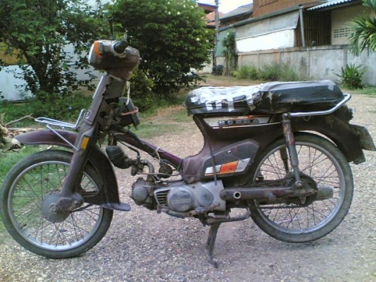 ขาย Honda C700 หรือโฉมนันทิดาทะเบียนพร้อมโอนเครื่องดีพอใช้อะไหร่ต้องเก็บโครงไม่ผุขายตามสภาพเหมาะเอาไปทำคลาสสิค ขาย 6900 บาท
