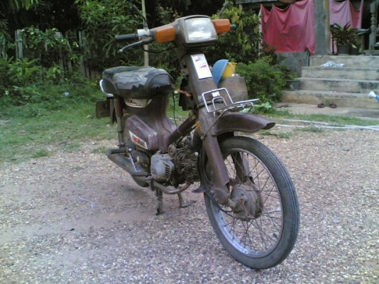 ขาย Honda C700 หรือโฉมนันทิดาทะเบียนพร้อมโอนเครื่องดีพอใช้อะไหร่ต้องเก็บโครงไม่ผุขายตามสภาพเหมาะเอาไปทำคลาสสิค ขาย 6900 บาท