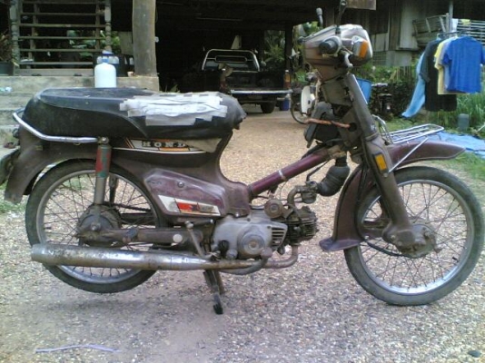 ขาย Honda C700 หรือโฉมนันทิดาทะเบียนพร้อมโอนเครื่องดีพอใช้อะไหร่ต้องเก็บโครงไม่ผุขายตามสภาพเหมาะเอาไปทำคลาสสิค ขาย 6900 บาท