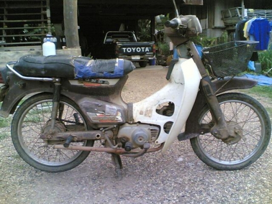 ขาย Honda C700 หรือโฉมนันทิดาทะเบียนพร้อมโอนเครื่องพอใช้อะไหร่ต้องเก็บขายตามสภาพเหมาะเอาไปทำคลาสสิค ขาย 6900 บาท