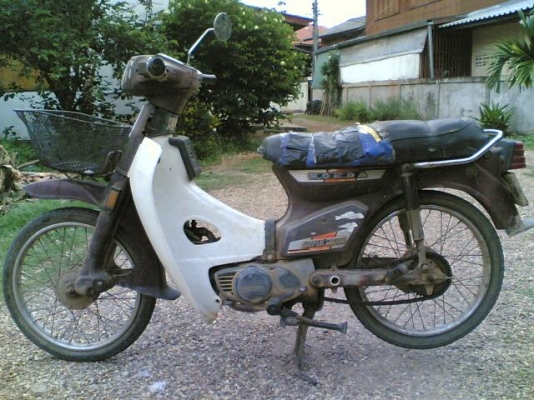 ขาย Honda C700 หรือโฉมนันทิดาทะเบียนพร้อมโอนเครื่องพอใช้อะไหร่ต้องเก็บขายตามสภาพเหมาะเอาไปทำคลาสสิค ขาย 6900 บาท