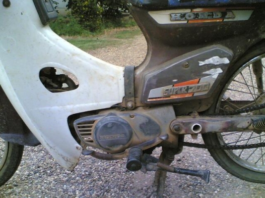 ขาย Honda C700 หรือโฉมนันทิดาทะเบียนพร้อมโอนเครื่องพอใช้อะไหร่ต้องเก็บขายตามสภาพเหมาะเอาไปทำคลาสสิค ขาย 6900 บาท