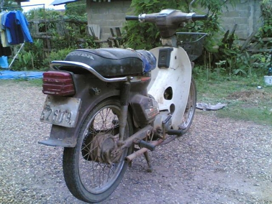 ขาย Honda C700 หรือโฉมนันทิดาทะเบียนพร้อมโอนเครื่องพอใช้อะไหร่ต้องเก็บขายตามสภาพเหมาะเอาไปทำคลาสสิค ขาย 6900 บาท