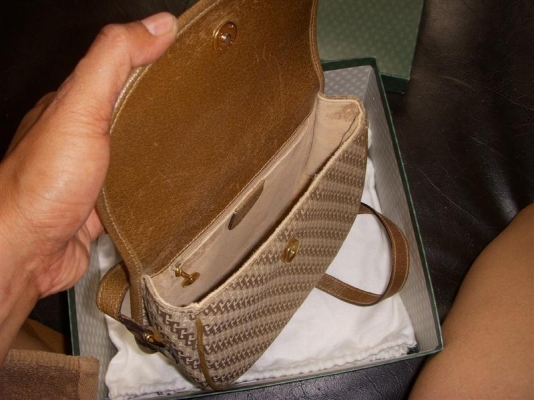 ขายกระเ๋ป๋า GUCCI ของแท้ มือสอง สภาพ 90\%