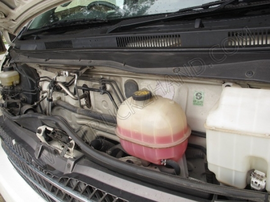 รถตู้ ยี่ห้อ TOYOTA ปี 2005