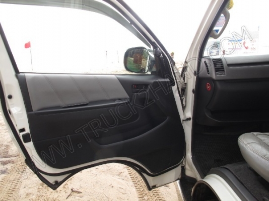 รถตู้ ยี่ห้อ TOYOTA ปี 2005