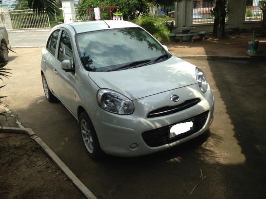 ขาย NISSAN MARCH  สภาพสวยพร้อมใช้ ราคาต่อรองได้ ติดต่อได้ที่คุณ อ๊อฟ พิจิตร 086-737-9991