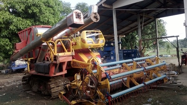 ขายรถเกี่ยวข้าวศักดิ์พัฒนาKM48 สภาพสวยพร้อมใช้ ราคาต่อรองได้ ติดต่อได้ที่คุณ อ๊อฟ พิจิตร 086-737-9991 ขายรถเกี่ยวข้าวศักดิ์พัฒนาKM48 สภาพสวยพร้อมใช้ ราคาต่อรองได้ ติดต่อได้ที่คุณ อ๊อฟ พิจิตร 086-737-9991