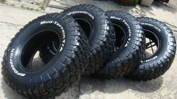 ขายยาง BF Goodrich KM2 285 75 r16 ปี10 สวยๆ ขายยาง BF Goodrich KM2 285 75 r16 ปี10 สวยๆ