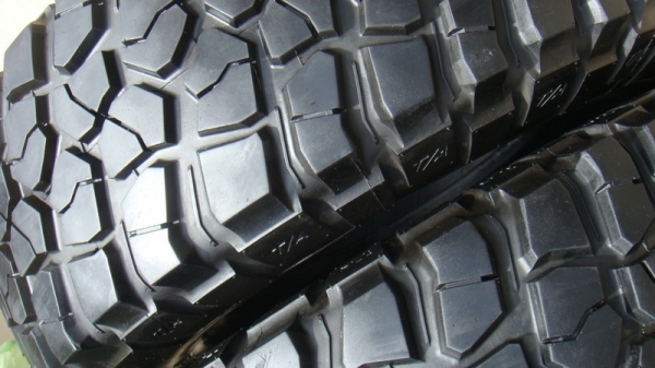 ขายยาง BF Goodrich KM2 285 75 r16 ปี10 สวยๆ