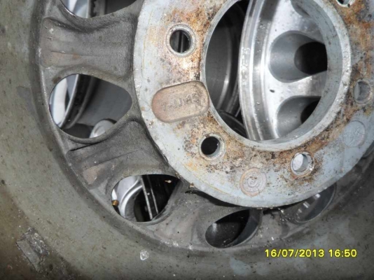 แม็กลายหยดน้ำ ขอบ 15  สวยๆ ครับ