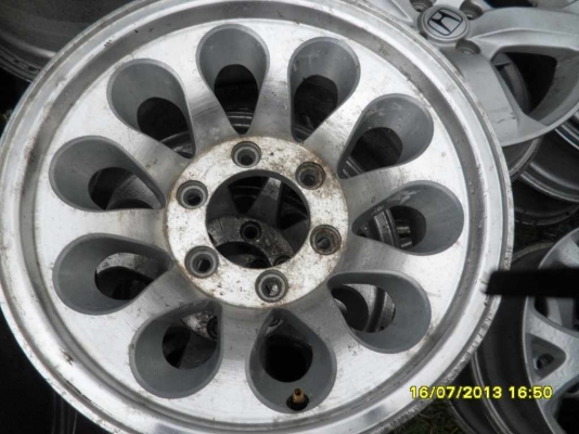 แม็กลายหยดน้ำ ขอบ 15  สวยๆ ครับ