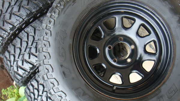 ขายยางMud Maxxis764 ขนาด245 75 r16 ปี10 ดอกลึก12มิล