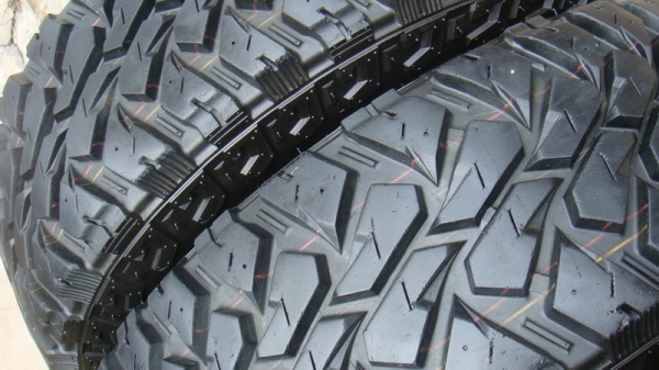 ขายยางMud Maxxis764 ขนาด245 75 r16 ปี10 ดอกลึก12มิล