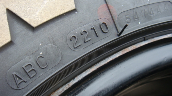 ขายยางMud Maxxis764 ขนาด245 75 r16 ปี10 ดอกลึก12มิล