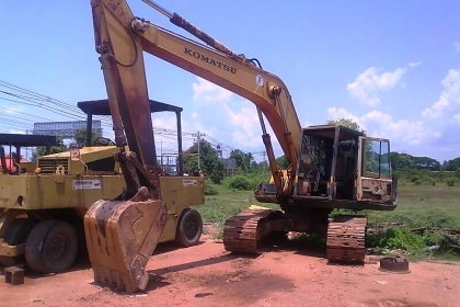 ขายด่วน..รถขุด KOMATSU PC200-3 S/N 311xx  เครื่่องเดิม ปั้มเดิม รถสีเดิม ๆ รถทำงานไว ไม่มีร้อน.