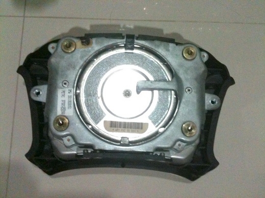 พวงมาลัย BMW airbag ราคา 3,700 บาท พวงมาลัย BMW airbag ราคา 3,700 บาท