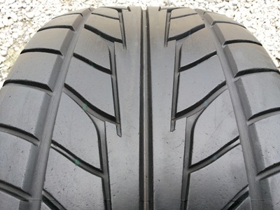 ขายยาง245/40/20 ปี 3808 NITTO NT555 JAPAN   1 คู่