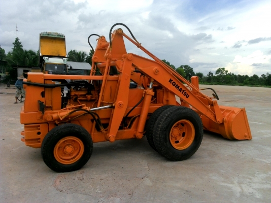 ขายรถตัก KOMATSU SD 20 สภาพพร้อมใช้ ขายรถตัก KOMATSU SD 20 สภาพพร้อมใช้