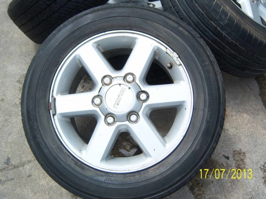 แม็กอีซูซุ ขอบ 16  พร้อมยาง  สภาพสวยครับ 1ชุด