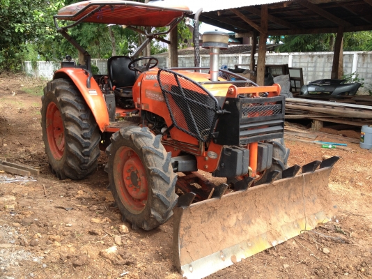 ขาย รถไถ Kubota M7040