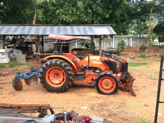 ขาย รถไถ Kubota M7040