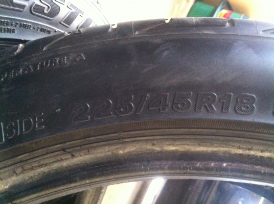 ขายยางหน่อยครับ 225/45/18