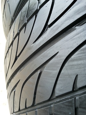 ขายยาง235/40/18 ปี 11 DUNLOP LM 703   1  คู่