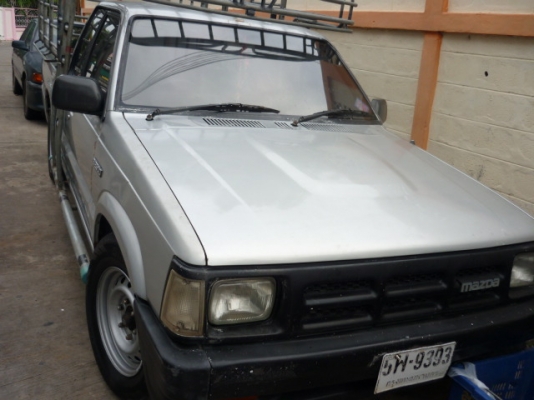 มาสด้า B 2500 เครื่องIsuzuเดิมจากห้างมีคอกเหล็ก เสริมแหนบ พร้อมใช้งาน