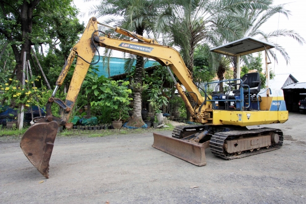 ขาย รถขุดเล็ก KOMATSU PC30-6 เก่านอกแท้ๆ สภาพดีพร้อมใช้งาน ไม่เคยใช้งานในเมืองไทย ติดต่อ 086-775-7900