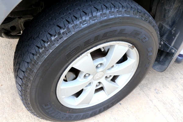 ต้องการขายแม็กไทตัน16x7+ยางBridgstone Dueler ต้องการขายแม็กไทตัน16x7+ยางBridgstone Dueler