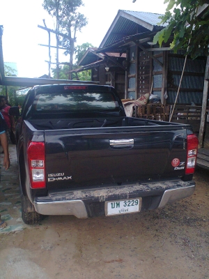 ขายดาวน์อีซูซุ วีครอส เครื่อง2500 จ่ายแสนสอง ขี่ใด้เลยครับส่งมาแล้วสิบเดือน ตัวสูงวิ่ง5000โล