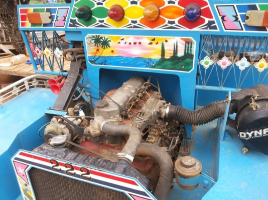 ขายอีแต๋น 6 ล้อดั้ม เครีอง ฮีโน่ 117 แรงม้า ช่วงล่าง 110  บรรทุก 8 ตันสบาย ครับ  มีสะโล ขับเครื่อน 4 ล้อครับ   สนใจติดต่อได้ครับ