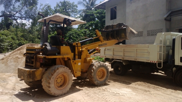 รถตักล้อยางKOMATSU 507 เลี้ยวเอว  พร้อมใช้  ขับ2เพลา