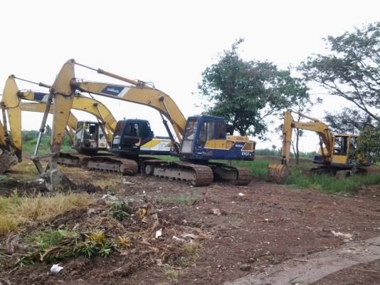 ขายแม๊กโครKOBELCO SK  200.3 มาคทีรถสวยพร้อมใช้