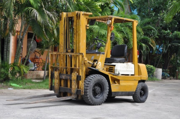 ขายFORKLIFT FG20 TOYOTAสูง4.5เมตร สภาพเดิมๆจากญี่ปุ่นยังไม่เคยใช้งานในไทย 149,000เท่านั้น ลดสู้ฝน!!